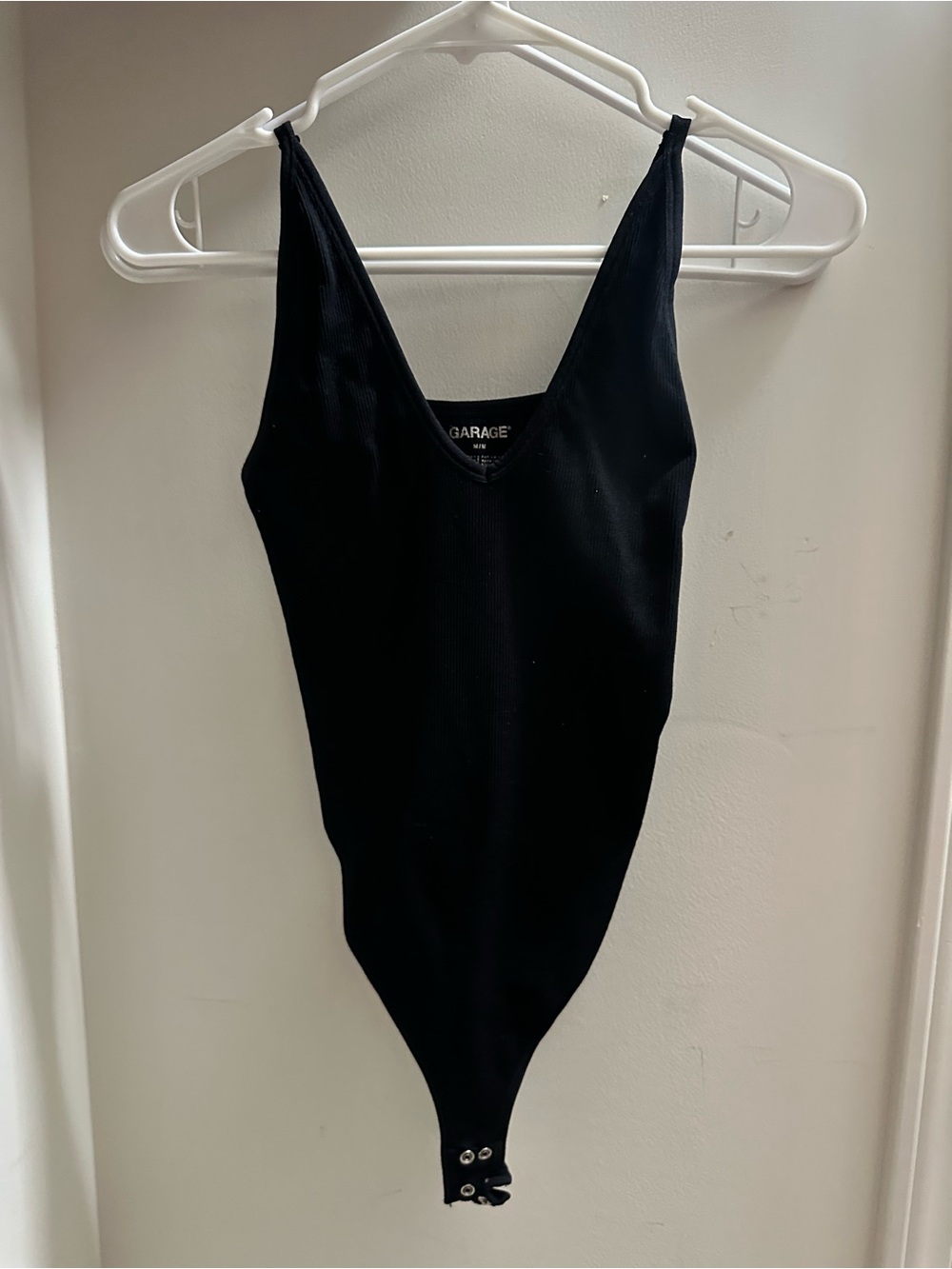 Garage Black Ribbed V-Neck Bodysuit Women’s Size Medium